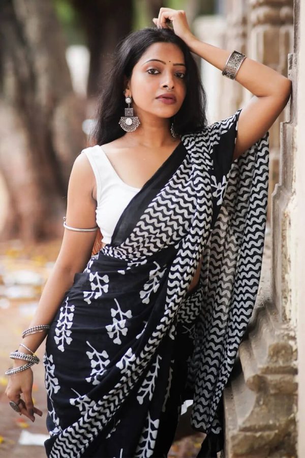 Opulent 1 Minute Ready To Wear Black Mul Cotton Digital Printed Saree With Pocket