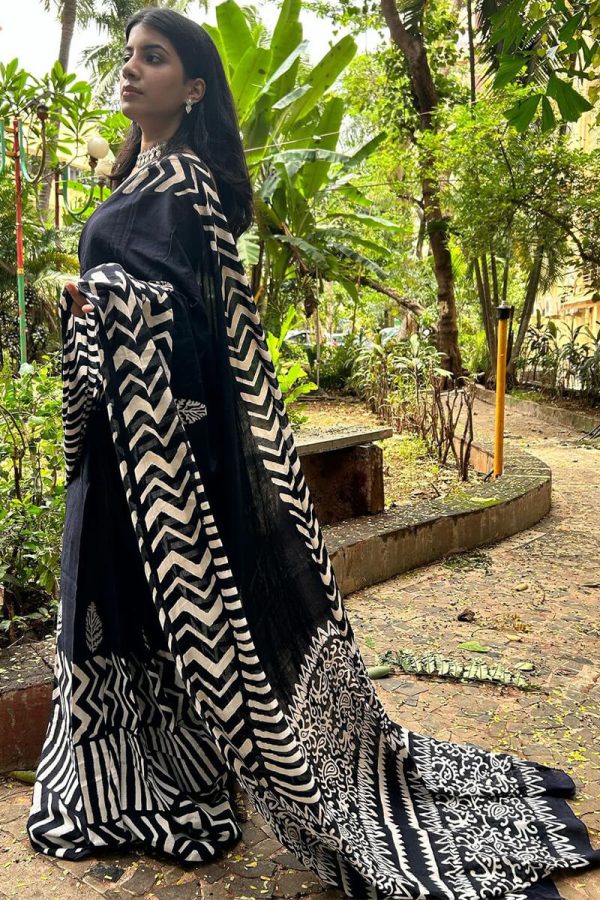 Glorious 1 Minute Ready To Wear Black Mul Cotton Digital Printed Saree With Pocket