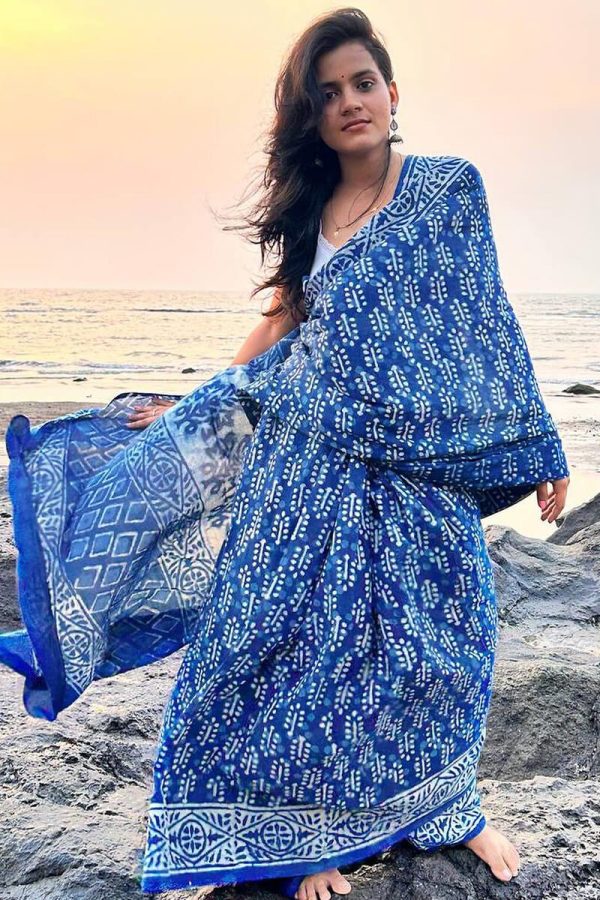 Assemblage 1 Minute Ready To Wear Blue Mul Cotton Digital Printed Saree With Pocket