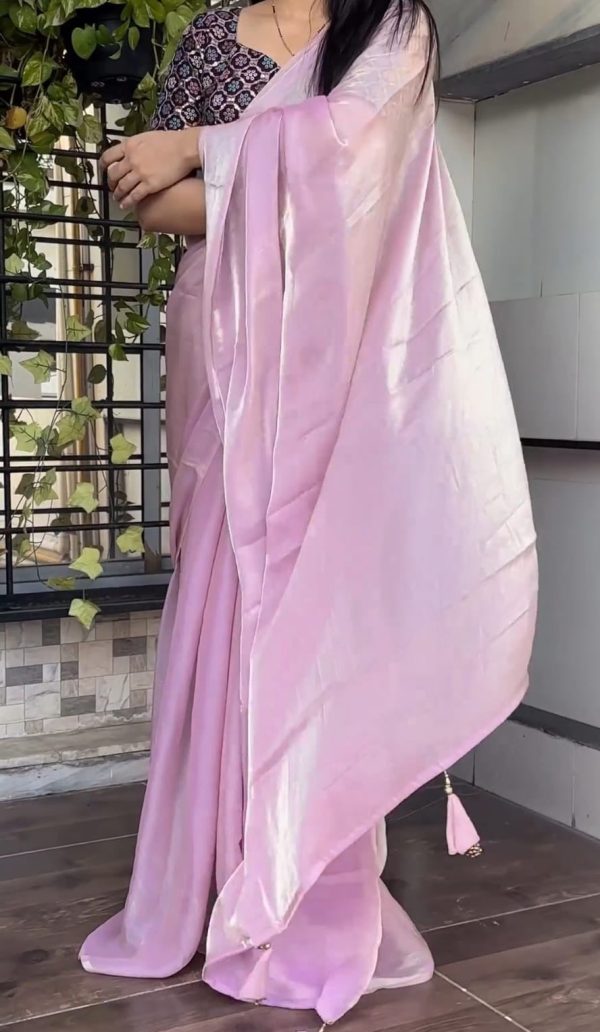 Prominent Pink Fancy Silk Saree With Fairytale Blouse Piece