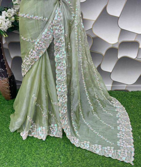 Staring Pista Jimmy Choo Silk Saree With Sensational Blouse Piece