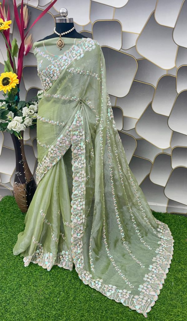 Staring Pista Jimmy Choo Silk Saree With Sensational Blouse Piece