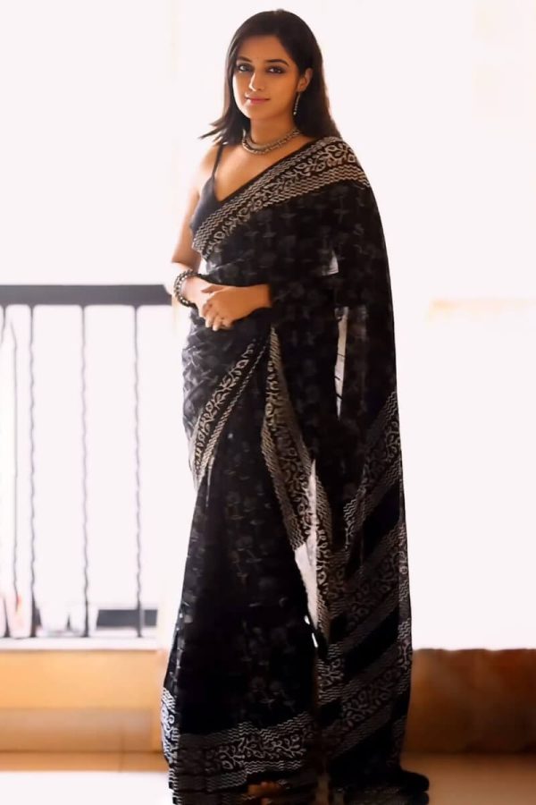 Gratifying 1-Minute Ready To Wear Black Cotton Saree